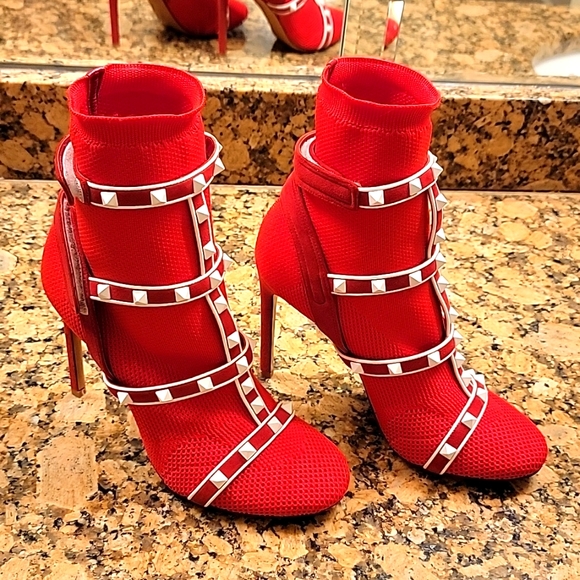 Rockstud Valentino Garavani Ankle red boots. Size EU. 37.5. Also fits 7. US. - Picture 2 of 10